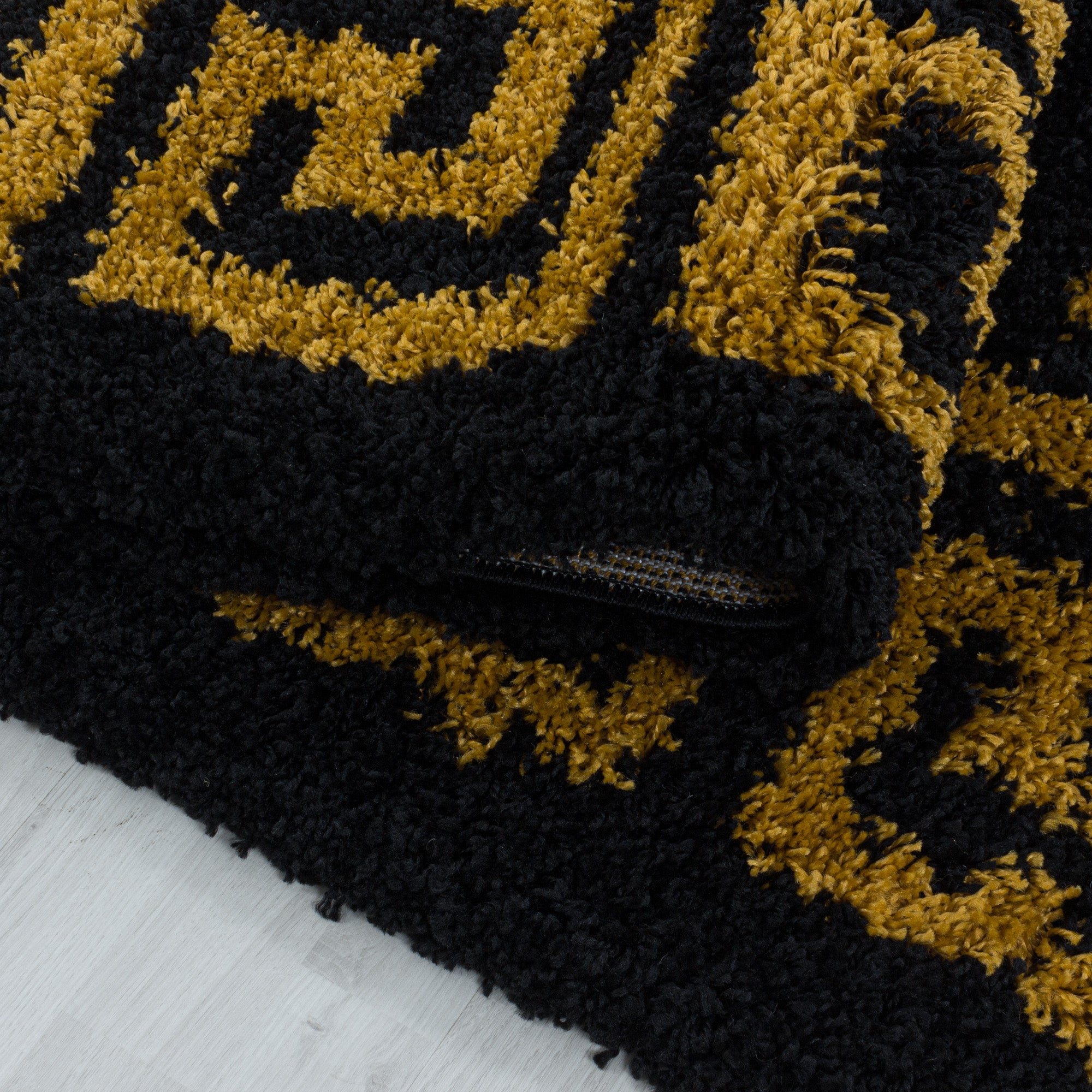 Design Hochflor Teppich Wohnzimmerteppich Muster Antike Bordüre Farbe Gold